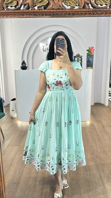 Kyathi – Sea Green ( Fan Sleeves )