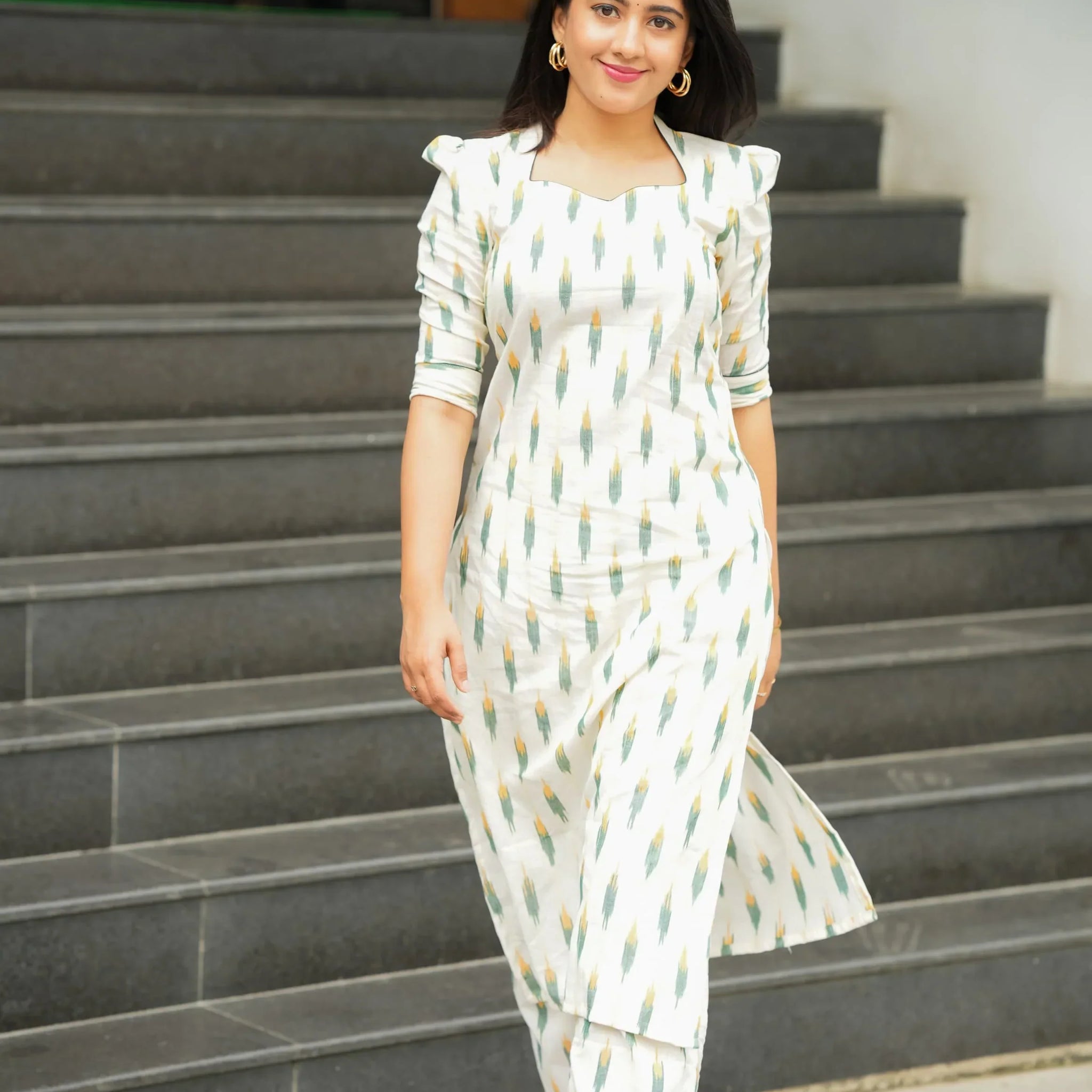 MAhiya Simple And Elegant Cotton Kurti & Pant